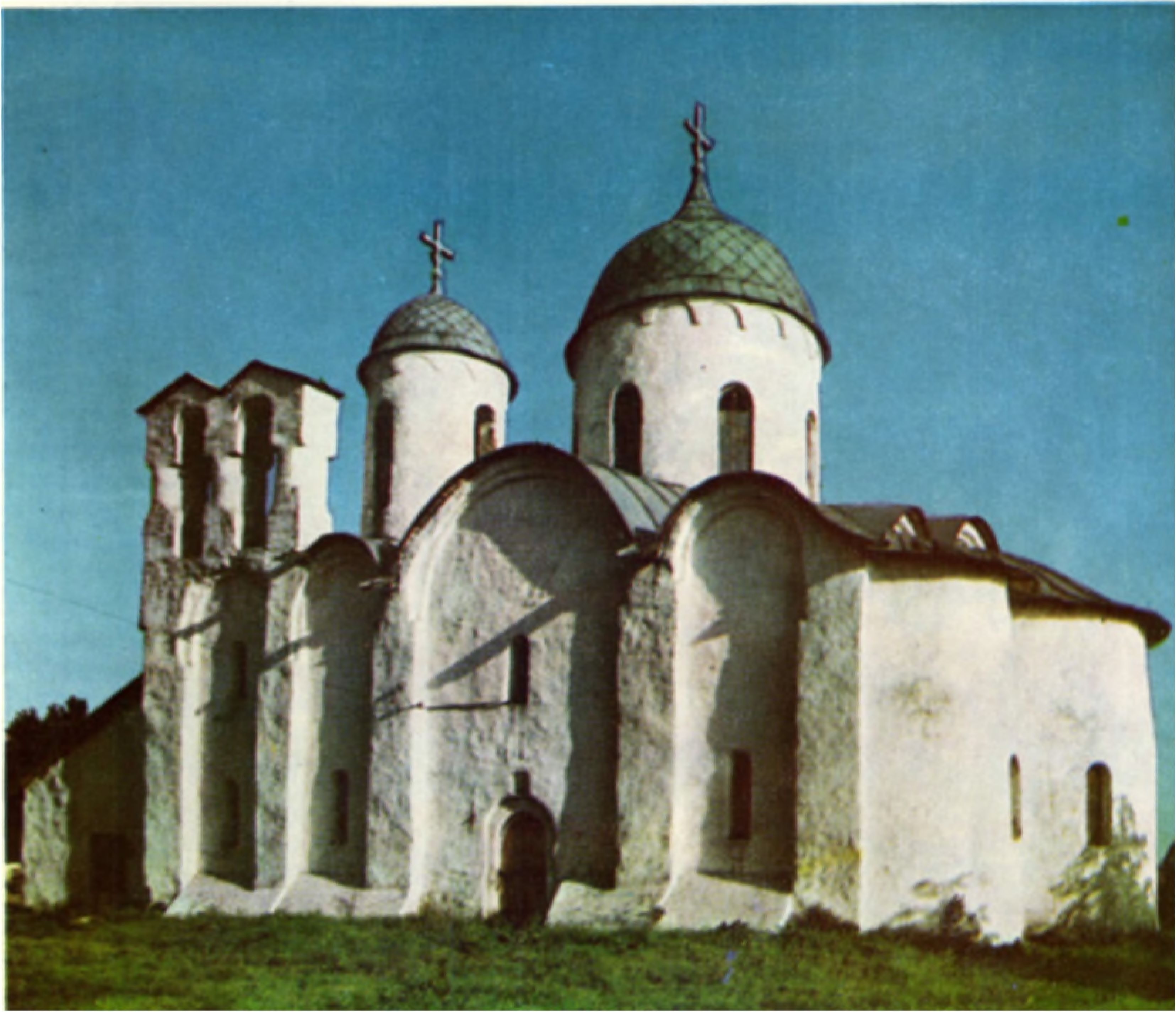 Церковь Иоанна Предтечи XII в. Псков. Реставрирована в 1950-х годах